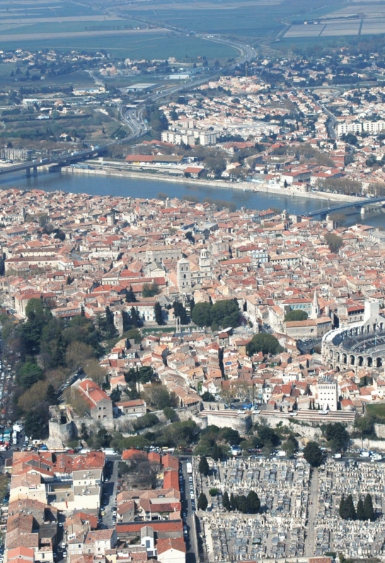 Vue aérienne de la ville d'Arles